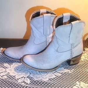 Lane Plain Jane Shortie, Ceramic Crackle Leather with braided details. 7.5